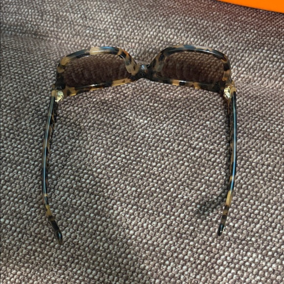 Kate Spade New York Tortoise Shell Sunglasses - Picture 14 of 14